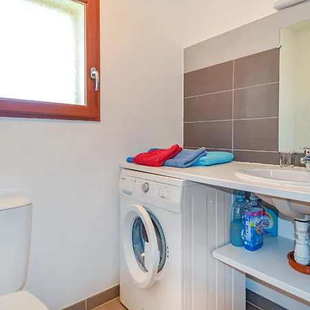 1 Bedroom Beautiful In * Arles